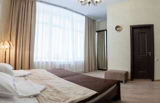 Отель Отель Центральная Гомель Стандартный двухместный номер с 2 отдельными кроватями-3